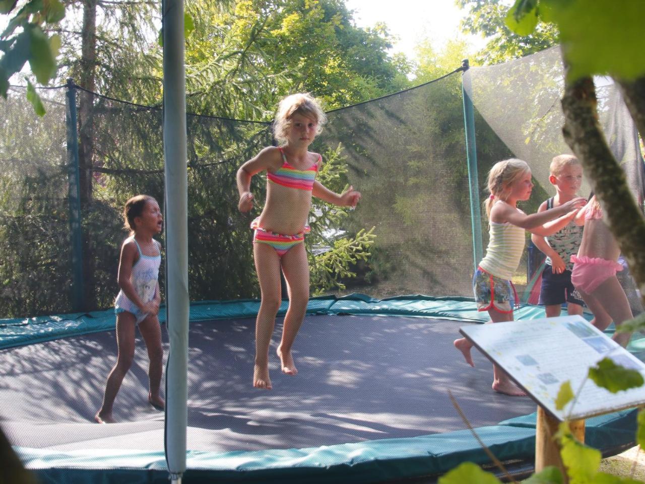 בית הארחה Devillac 	Camping Fontaine Du Roc מראה חיצוני תמונה