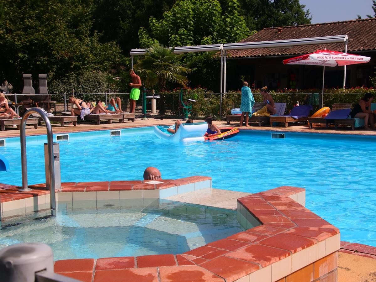 בית הארחה Devillac 	Camping Fontaine Du Roc מראה חיצוני תמונה